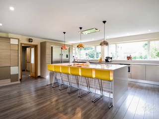 Countryside Retreat - Living Space, Lisa Melvin Design Lisa Melvin Design Modern Kitchen Cabinets & shelves