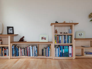 Bespoke Shelving in Maple and Oak, Samuel F Walsh Furniture Samuel F Walsh Furniture Salas de entretenimiento