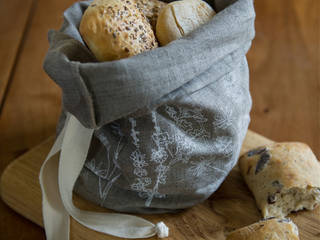 Hand Printed Linen Bread Bags, Helen Round Helen Round Country style kitchen