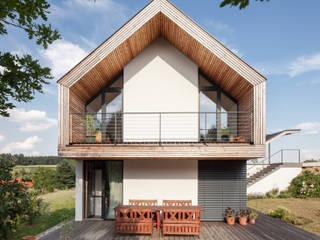 Einzigartig und energieeffizient: Einfamilienhaus zum Verlieben, g.o.y.a. Architekten g.o.y.a. Architekten Modern balcony, veranda & terrace