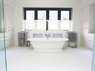 Drummonds Case Study: Tudor House, Roehampton من Drummonds Bathrooms حداثي
