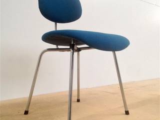 Pair of Egon Eiermann SE68 Chairs, Diagonal Furniture Diagonal Furniture Ruang Komersial