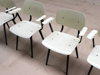 Set of 4 Revolt Chairs 4065, Diagonal Furniture Diagonal Furniture Endüstriyel Yemek Odası