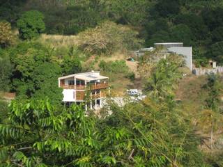 LAUTE House, STUDY CASE sas d'Architecture STUDY CASE sas d'Architecture Casas tropicais