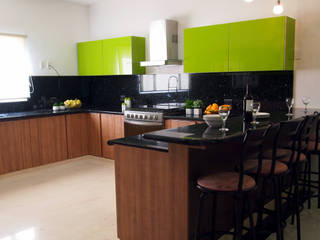 Maravillosas Cocinas , Amarillo Interiorismo Amarillo Interiorismo Cocinas de estilo moderno Armarios y estanterías