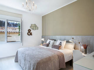 DECORACION Y ASESORAMIENTO DE PISO TURISTICO JUNTO AL PARQUE GUELL DE BARCELONA BY HOME DECO , Home Deco Decoración Home Deco Decoración Endüstriyel Yatak Odası