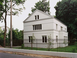 Haus am Pfingstberg, Eingartner Khorrami Architekten Eingartner Khorrami Architekten Classic style houses