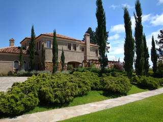 Residência MCK, Tellini Vontobel Arquitetura Tellini Vontobel Arquitetura Mediterranean style garden