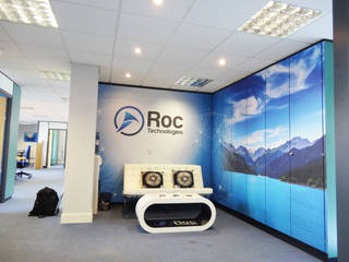 Roc Technologies: Office Branding Graphics, Vinyl Impression Vinyl Impression Modern Walls and Floors