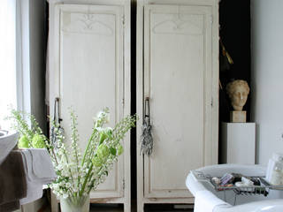 Interieur – ein reiner Luxus?, CONSCIOUS DESIGN - Interiors by Nicoletta Zarattini CONSCIOUS DESIGN - Interiors by Nicoletta Zarattini Classic style bathroom