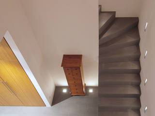 Stadtvilla II, wirges-klein architekten wirges-klein architekten Modern corridor, hallway & stairs