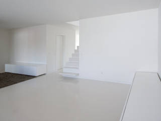 Apartamento no Porto - Portugal, Cláudio Vilarinho Arquitectura e Design Lda Cláudio Vilarinho Arquitectura e Design Lda Livings de estilo minimalista