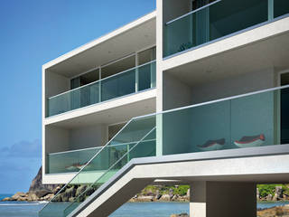 Frameless Glass U, IAM Design IAM Design Patios & Decks