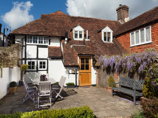 A cottage of two halves, Forest Eyes Photography Forest Eyes Photography Country style garden