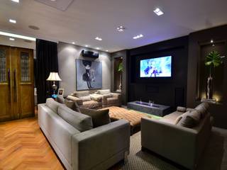 Sala de Estar Home Theater, Francisco Humberto Franck Francisco Humberto Franck Classic style living room