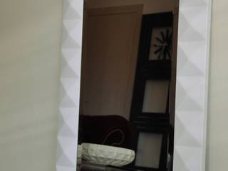białe lustro , ACOCO DESIGN ACOCO DESIGN Modern style bedroom