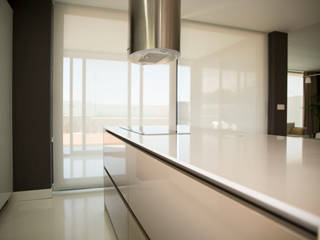 cocina con isla integrada en un salon, Suarco Suarco Modern Mutfak