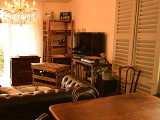 兵庫県 神戸市 N様邸／中古 戸建てリノベーション, VINTAGE-RENOVATION by masuoka-design VINTAGE-RENOVATION by masuoka-design Classic style living room