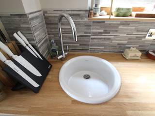 Small utility sink AD3 Design Limited Nhà bếp phong cách kinh điển Sinks & taps
