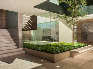 ML Residence, Gantous Arquitectos Gantous Arquitectos Modern corridor, hallway & stairs