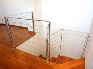 Scala Steel, Studio Erre Design srl Studio Erre Design srl Modern corridor, hallway & stairs