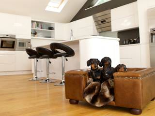 Dog Sofa - Sandringham small in Natural Italian Leather Scott's of london Kitchen Leather Tables & chairs