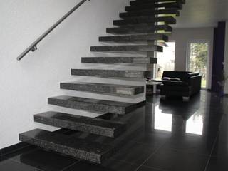 Kragarmtreppe Granit Star Glaxy, lifestyle-treppen.de lifestyle-treppen.de Koridor & Tangga Modern