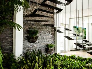 Oficinas ECC, ARKOT arquitectura + construcción ARKOT arquitectura + construcción Moderner Flur, Diele & Treppenhaus