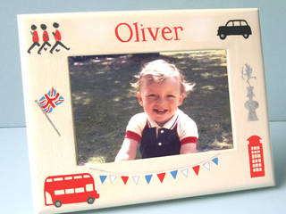 London Themed, Personalised Photo-frame, Anne Taylor Designs Anne Taylor Designs Dormitorios infantiles de estilo moderno