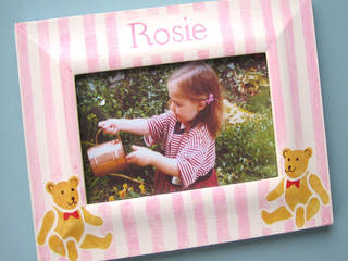 Teddy Stripe Personalised Photo-frame, Anne Taylor Designs Anne Taylor Designs Dormitorios infantiles de estilo moderno
