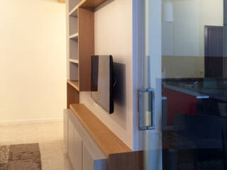 Design d'arredo a Milano, bdastudio bdastudio Living roomTV stands & cabinets