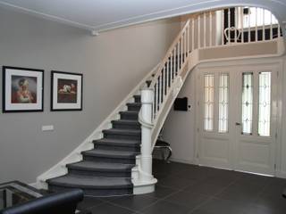 Mooie klassieke wit gelakte Allstairs design trappen, Allstairs Trappenshowroom Allstairs Trappenshowroom درج