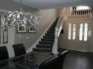 Mooie klassieke wit gelakte Allstairs design trappen, Allstairs Trappenshowroom Allstairs Trappenshowroom درج