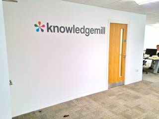 Workplace Graphics: KnowledgeMill, Vinyl Impression Vinyl Impression Espaços comerciais