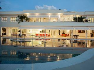 Casa - Praia de Tabatinga, Hurban Liv Arquitetura & Interiores Hurban Liv Arquitetura & Interiores Rumah Modern