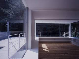 House in Otsu, Junya Toda Architect & Associates Junya Toda Architect & Associates Modern style media rooms