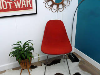 Chaise Eames DSX rouge, VcommeVintage VcommeVintage Modern corridor, hallway & stairs