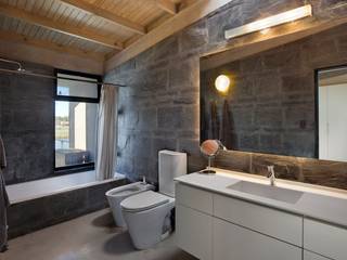 Casa en San Marco, Ruben Valdemarin Arquitecto Ruben Valdemarin Arquitecto Modern style bathrooms