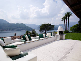 Splendida vista sul lago di Lugano, DF Design DF Design Mediterraner Balkon, Veranda & Terrasse