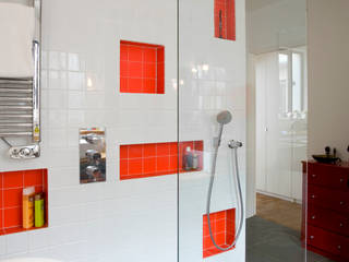 Transformation d’un atelier de menuiserie en maison familiale ATELIER FB Salle de bain moderne