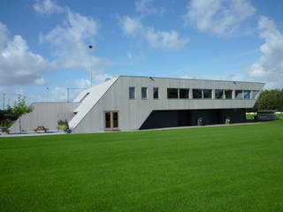 Sportaccommodatie te Sint Annaparochie, Dorenbos Architekten bv Dorenbos Architekten bv Commercial spaces