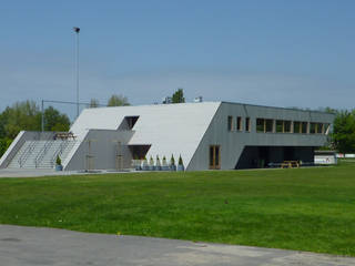 Sportaccommodatie te Sint Annaparochie, Dorenbos Architekten bv Dorenbos Architekten bv Bedrijfsruimten
