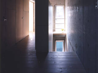 Ti Residence, 一級建築士事務所 バサロ計画 一級建築士事務所 バサロ計画 Modern corridor, hallway & stairs