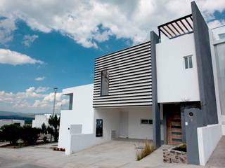 Casa Pitahayas 62, Zibatá, El Marqués, Querétaro, JF ARQUITECTOS JF ARQUITECTOS Minimalistyczne domy