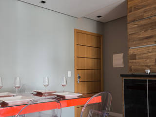 LA | Jantar, Kali Arquitetura Kali Arquitetura Modern dining room