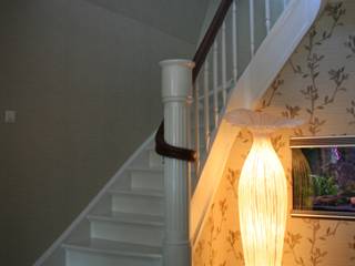 Klassieke kwartslag trap met gebogen binnenboom, Allstairs Trappenshowroom Allstairs Trappenshowroom درج