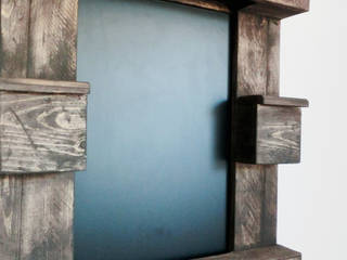 Spiegel-Memo-Wandregal aus Europalette, Paletino Paletino Rustikale Wände & Böden