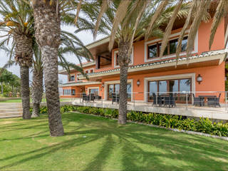 Villa de lujo en Málaga con toques tropicales, Per Hansen Per Hansen Casas de estilo tropical