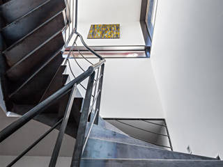 MAISON CARDAILLAC, Hugues Tournier Architecte Hugues Tournier Architecte Pasillos, vestíbulos y escaleras minimalistas