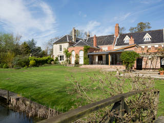 Cringleford, Hudson Architects Hudson Architects Classic style houses